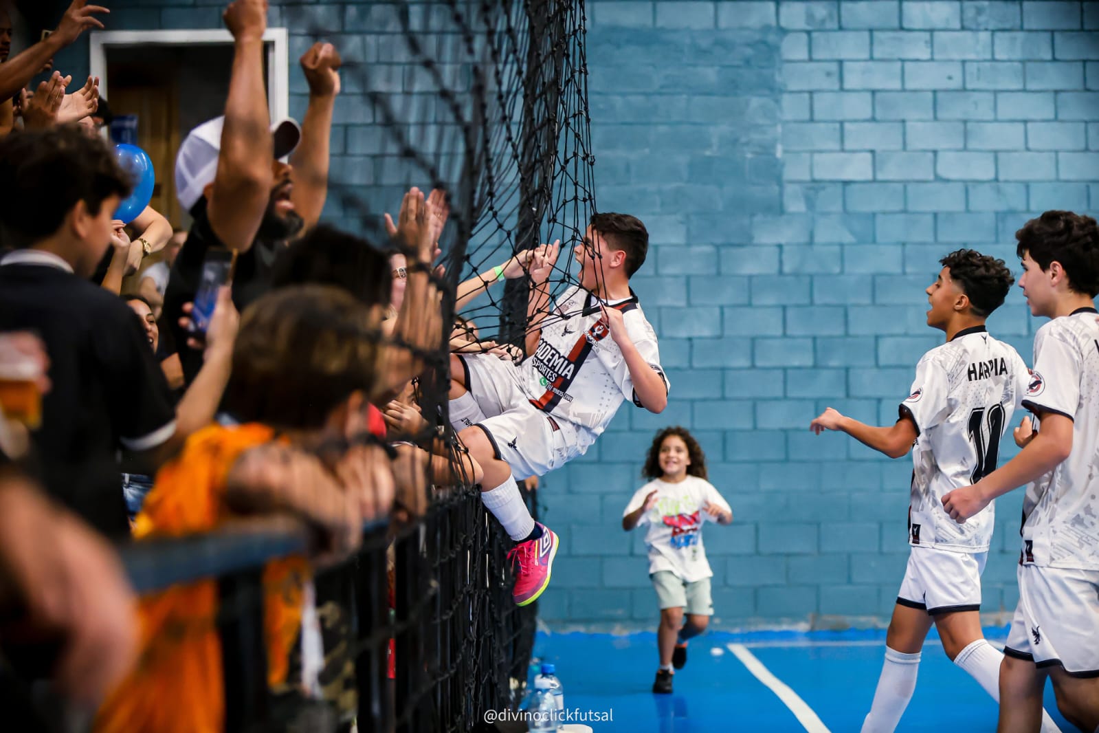 Harpias estreia no Aberto de futsal jogando em Jandira